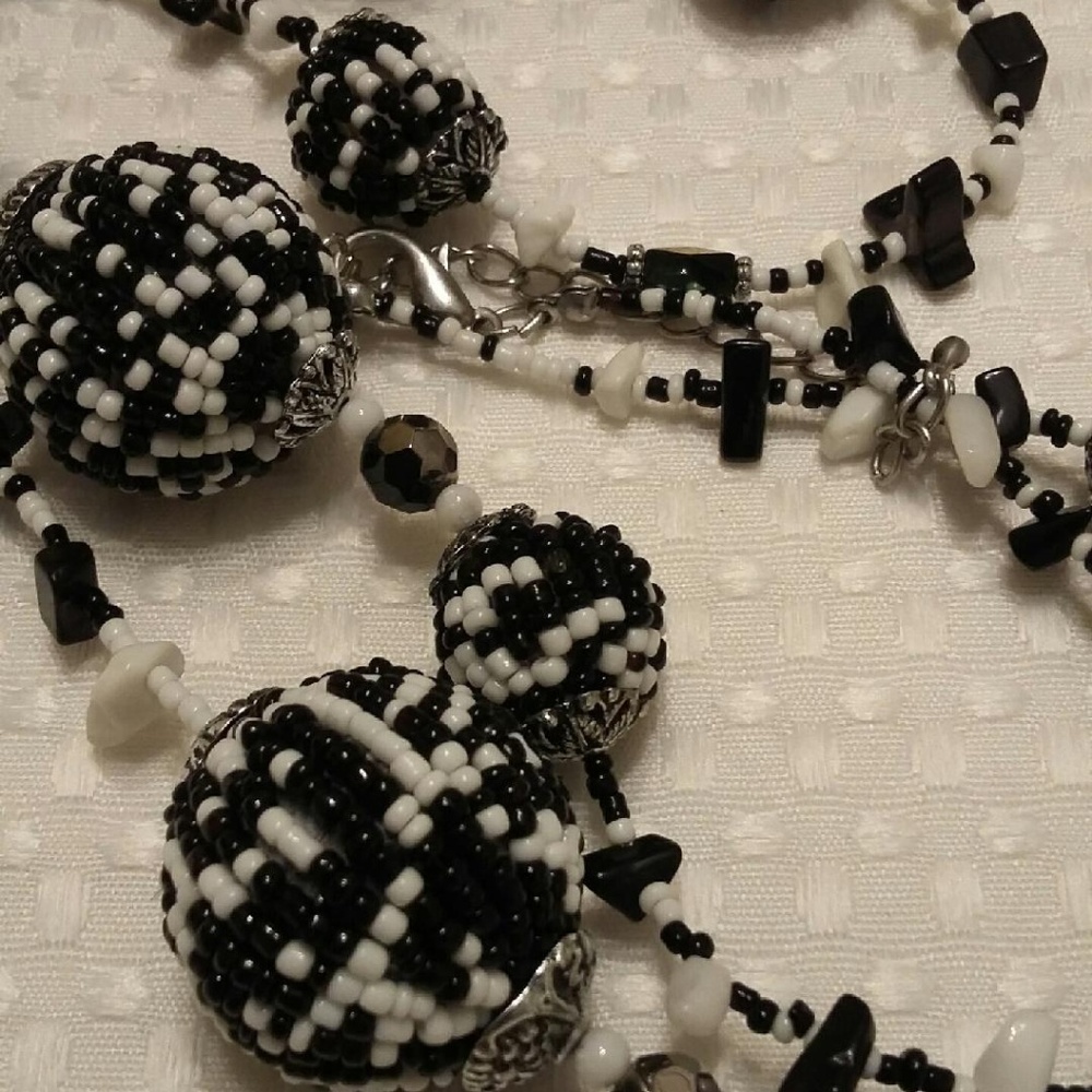 Necklace - Picture 5 of 8